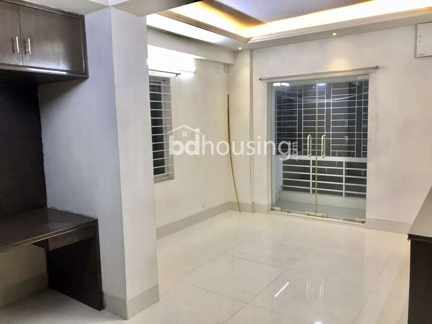 Semi-Furnished 1600 Sft New Apartment @ West Rajabazar, Indira Road, Apartment/Flats at Raja Bazar