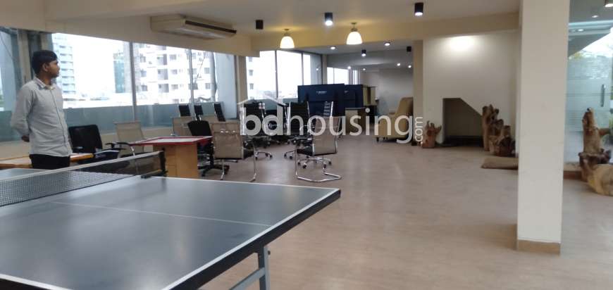 2570 sft Commercial Space Rent Gulshan Avenue, Office Space at Gulshan 01
