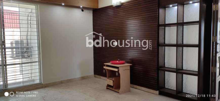 2500 SFT South Face Used Flat Sale, Apartment/Flats at Dhanmondi