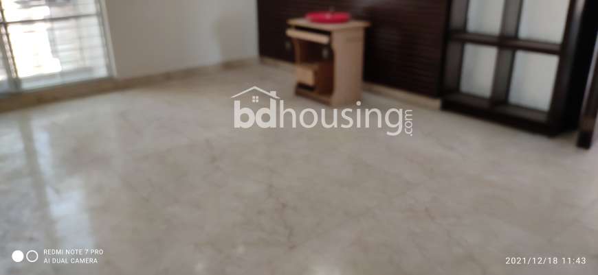 2500 SFT South Face Used Flat Sale, Apartment/Flats at Dhanmondi