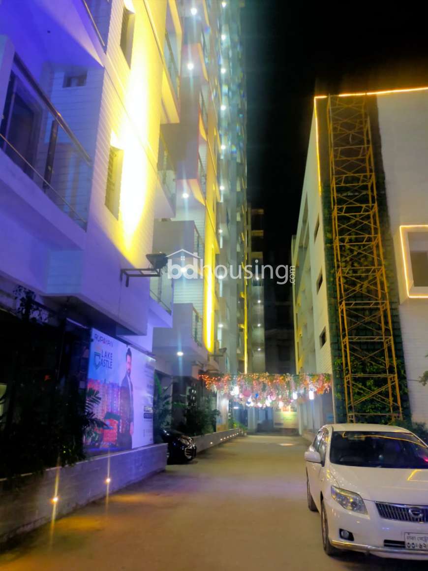 Rupayan Lake Castle, Apartment/Flats at Bashundhara R/A