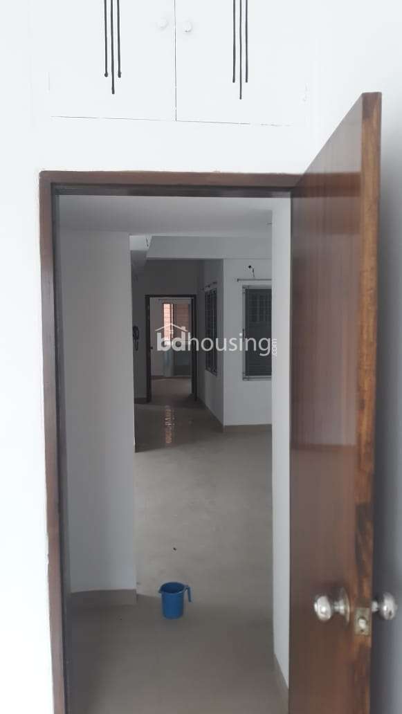 1335 sft. used flat for sale at Block - C, Bashundhara, Apartment/Flats at Bashundhara R/A