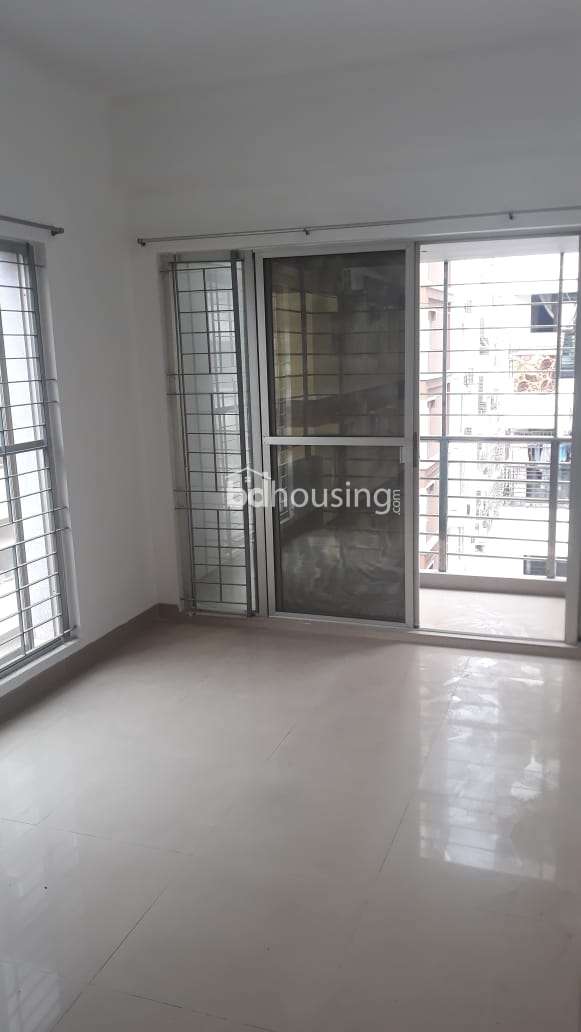 1335 sft. used flat for sale at Block - C, Bashundhara, Apartment/Flats at Bashundhara R/A