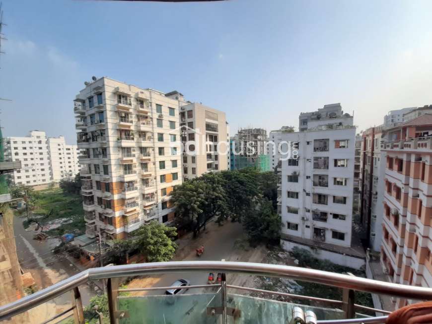 1990 sft. Used Apartment for Sale at Block D, Bashundhara R/A, Apartment/Flats at Bashundhara R/A