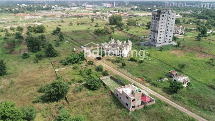 রাজউক ঝিলমিল সংলগ্ন, ঢাকা - মাওয়া ৩০০ ফিট রোডের সাথেই 