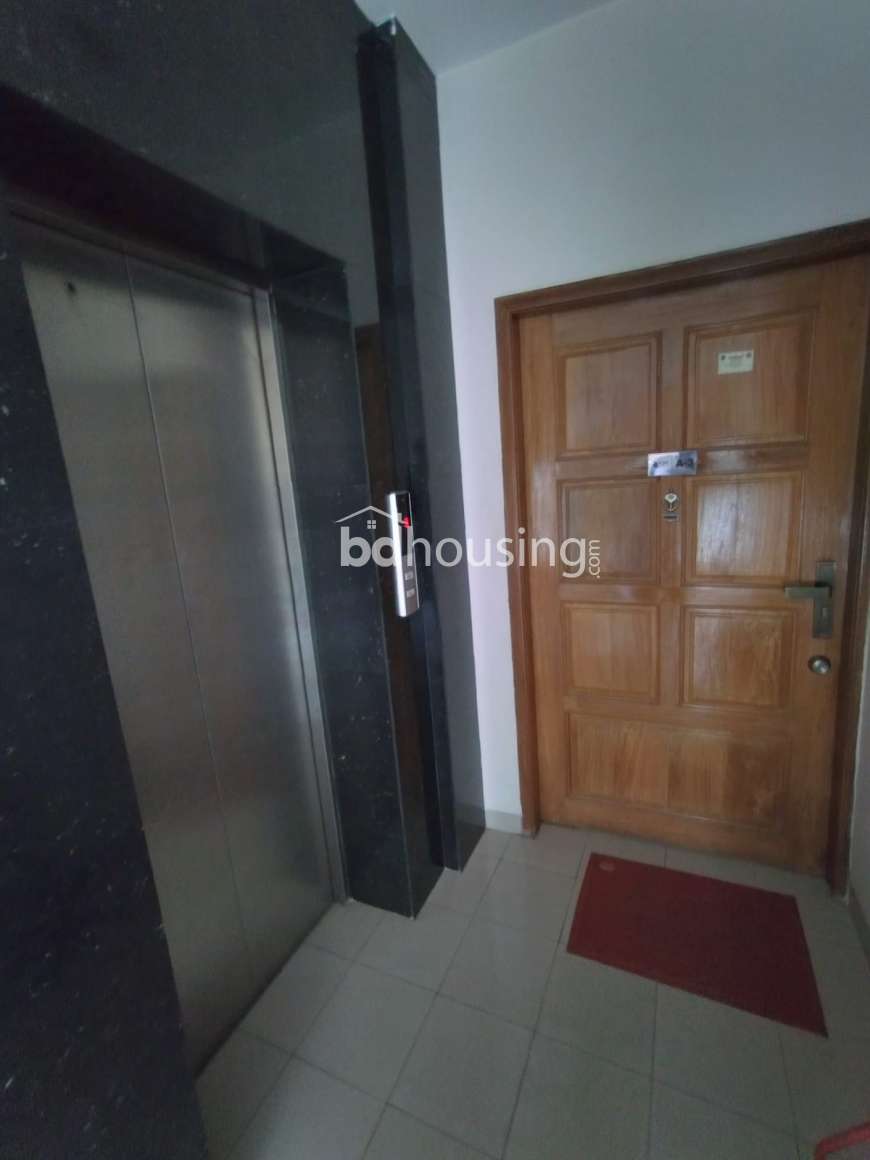1550 sft. Used Apartment for Sale at Block F, Bashundhara R/A, Apartment/Flats at Bashundhara R/A