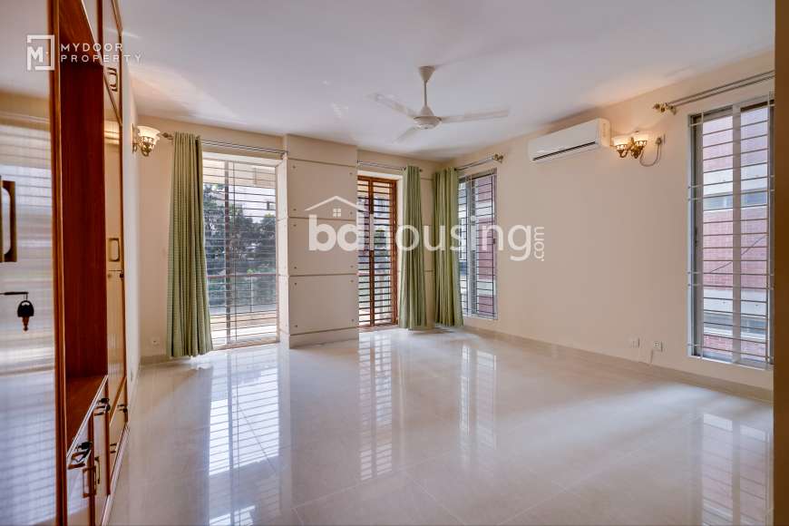 Semi-furnished, Apartment/Flats at Gulshan 02