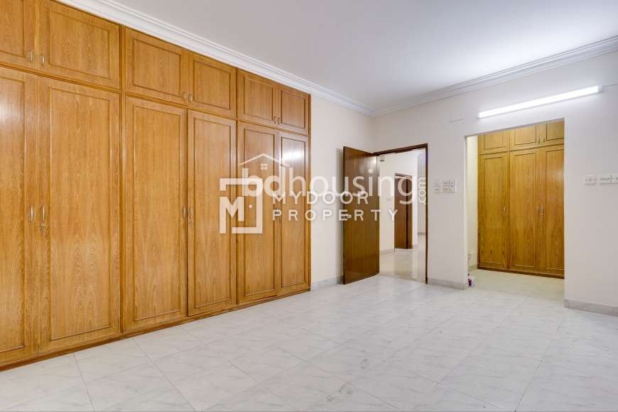 Semi-furnished, Apartment/Flats at Gulshan 01