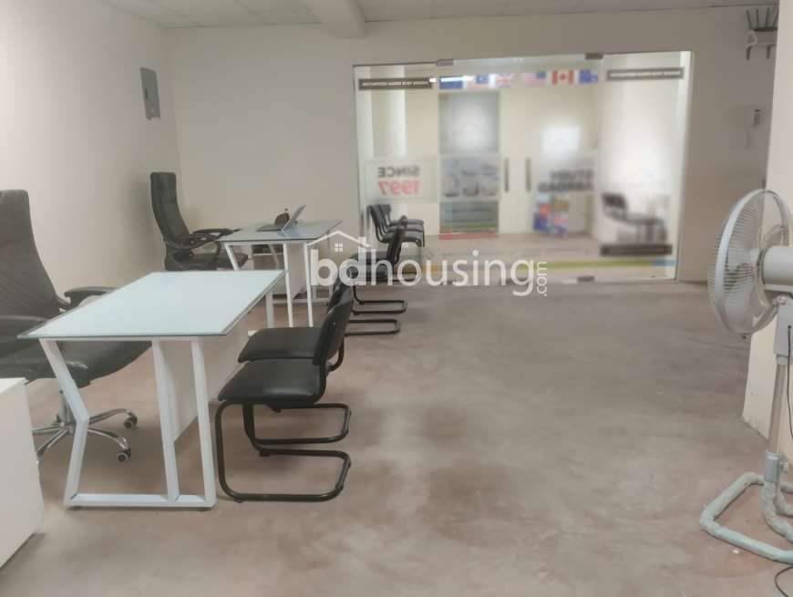 Office Space in Elegant Shopping Mall, Office Space at Zinda Bazar