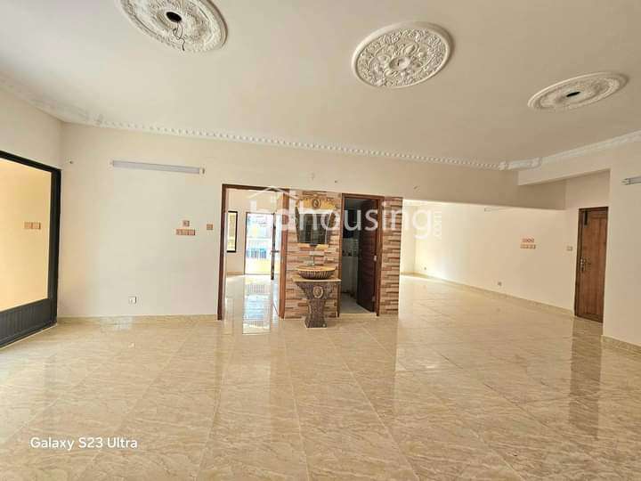 2350 sft South West corner Apartment , Apartment/Flats at Uttara