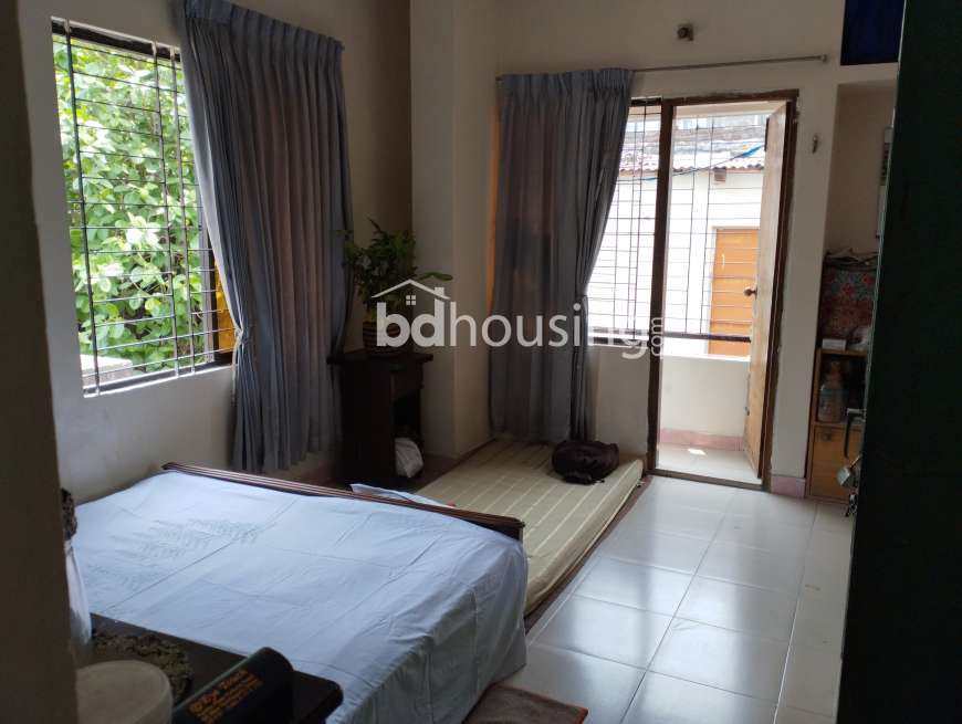 Intex probortona, Apartment/Flats at Kalabagan