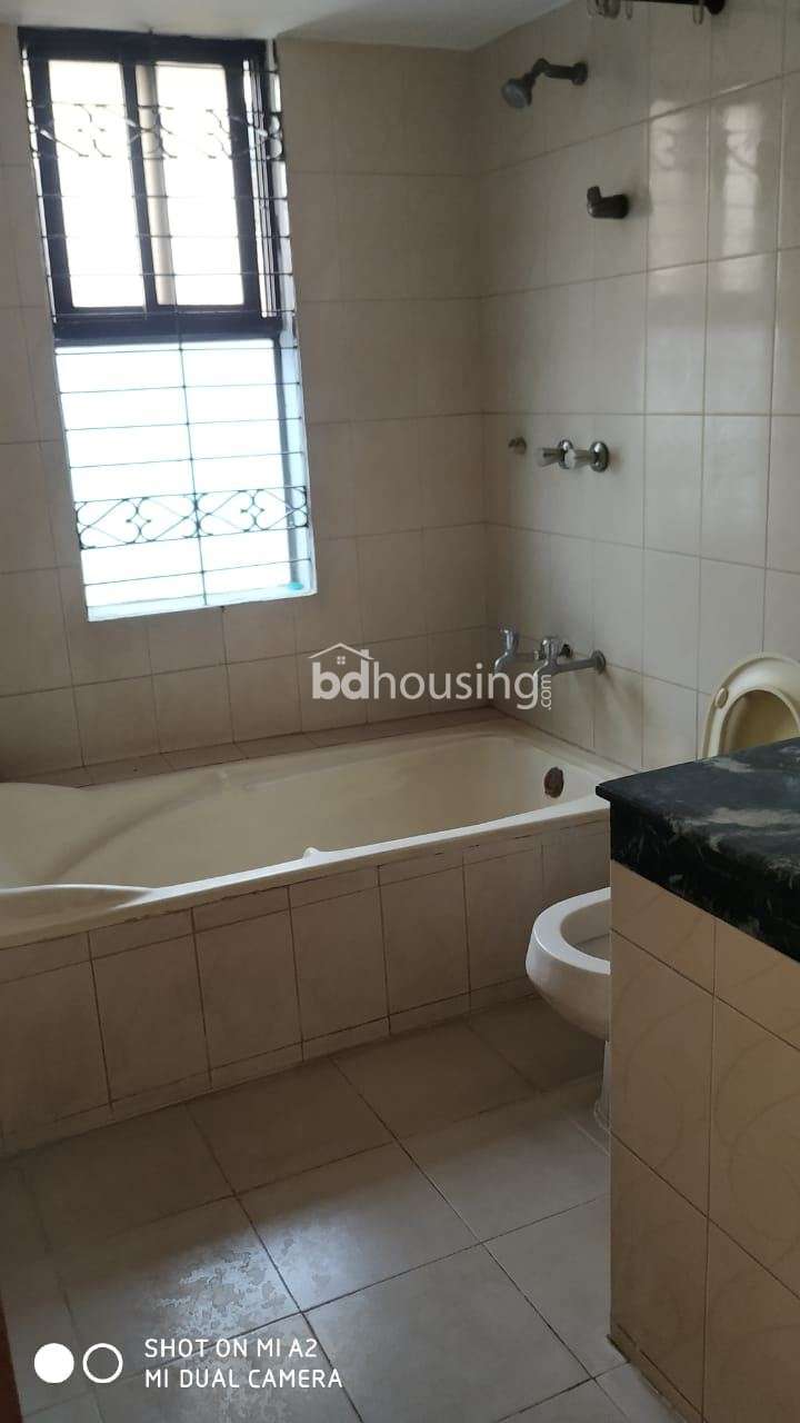 1585 Sqft Flat Rent in Uttara Sector 6 near House building bus stop, Apartment/Flats at Uttara