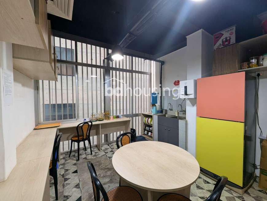 House: 76/A, Office Space at Banani