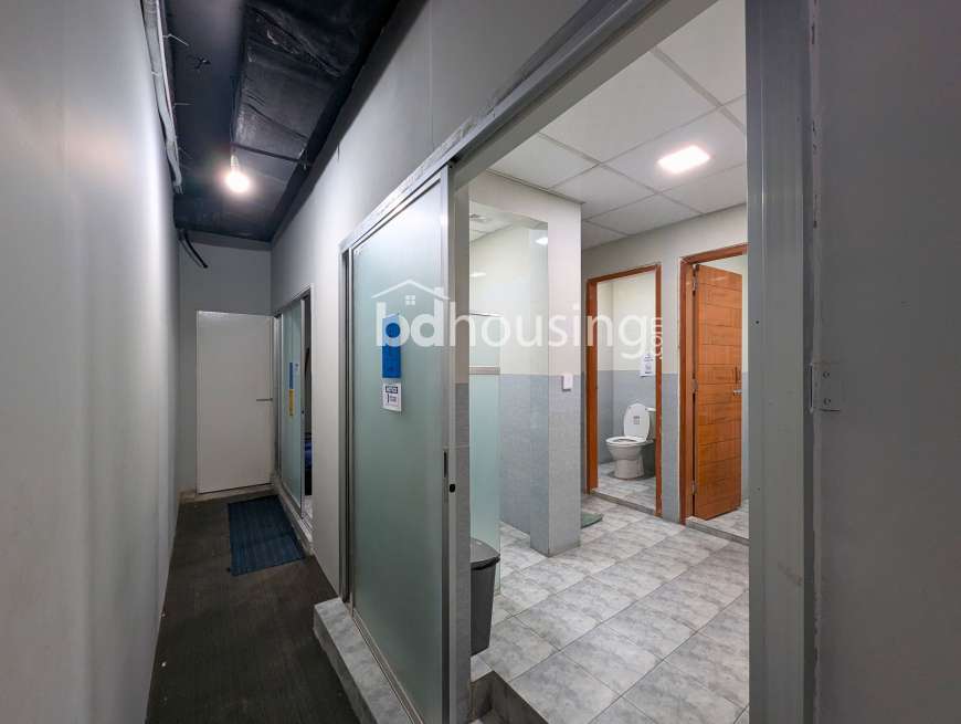 House: 76/A, Office Space at Banani