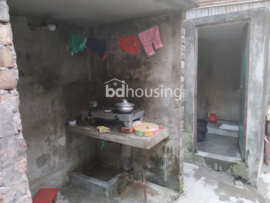 Rehana, Independent House at Jatrabari