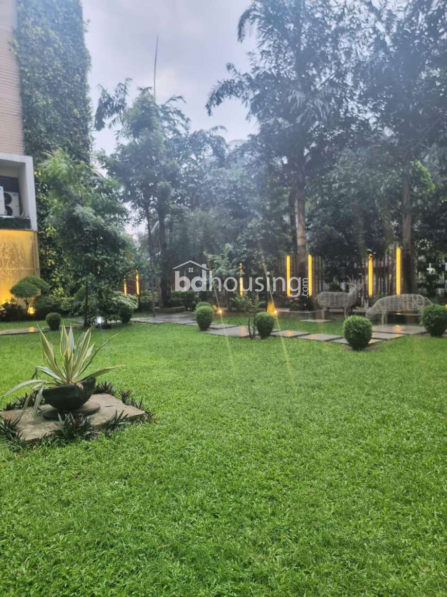 Rupayan Lake Castle, Apartment/Flats at Bashundhara R/A