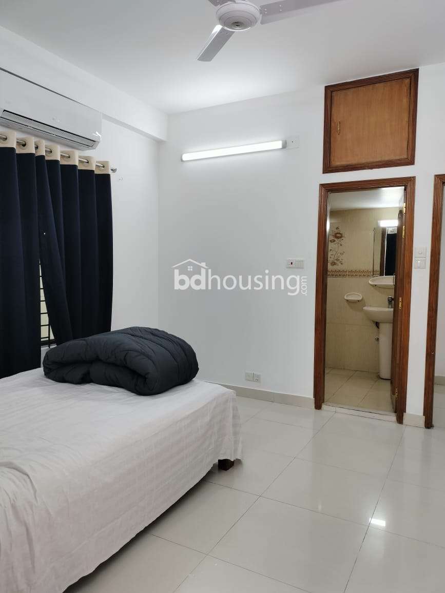 Modern Furnished 3-Bedroom Apartment Rent in Bashundhara R/A, Dhaka, Apartment/Flats at Bashundhara R/A