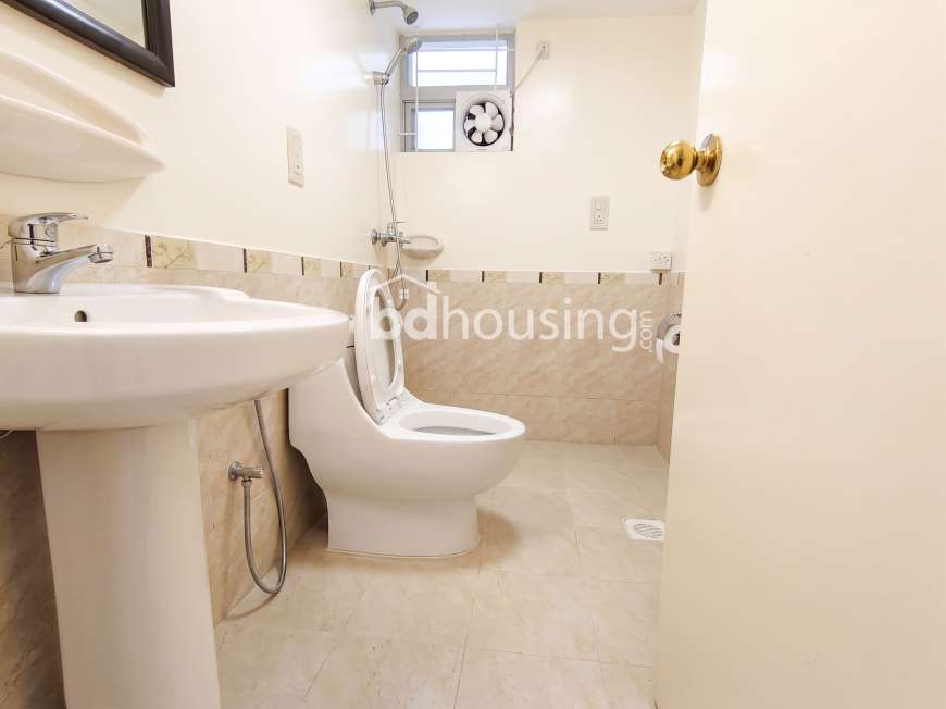 1922 sqft used apartment in Niketan, Apartment/Flats at Niketon