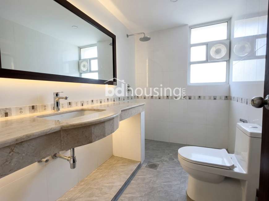 1922 sqft used apartment in Niketan, Apartment/Flats at Niketon