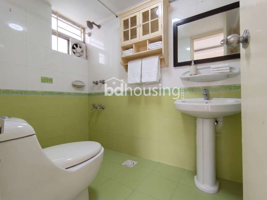 1922 sqft used apartment in Niketan, Apartment/Flats at Niketon