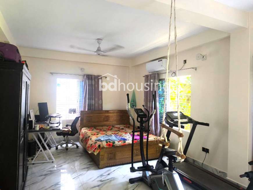 সাভার জামসিং-এ ১ শতক জমির রেজিস্ট্রি শেয়ার সহ ১৩০০+ স্কয়ার ফিট ফ্ল্যাটসাভার শপিং মল থেকে ১০ মিনিটের দূরত্বে ৪ শতক জমিতে ৪ তলা রেডি ফাউন্ডেশনের প্রজেক্টে ৩টি ফ্লোর/ল্যান্ড শেয়ার হস্তান্তর করা হবে (নিচতলায় মালিক পরিবারসহ বসবাস করছেন)।লোকেশন: জামসিং, Apartment/Flats at Savar