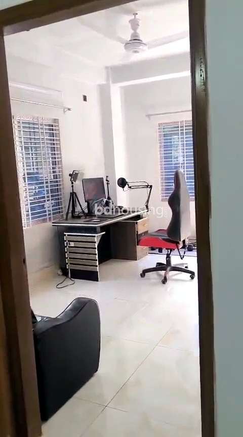 সাভার জামসিং-এ ১ শতক জমির রেজিস্ট্রি শেয়ার সহ ১৩০০+ স্কয়ার ফিট ফ্ল্যাটসাভার শপিং মল থেকে ১০ মিনিটের দূরত্বে ৪ শতক জমিতে ৪ তলা রেডি ফাউন্ডেশনের প্রজেক্টে ৩টি ফ্লোর/ল্যান্ড শেয়ার হস্তান্তর করা হবে (নিচতলায় মালিক পরিবারসহ বসবাস করছেন)।লোকেশন: জামসিং, Apartment/Flats at Savar