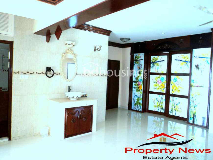 2240 sqft flat rent for family, Apartment/Flats at Banani