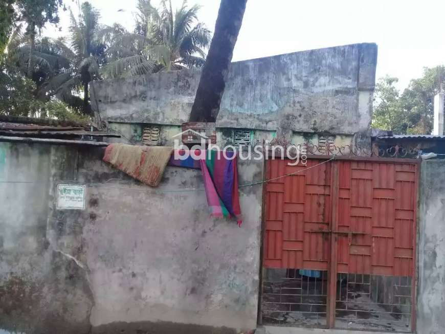 2.8 Katha / 2.33 Gonda Plot with an old semi-paka building at Comilla Housing Estate , Independent House at Comilla Cantonment