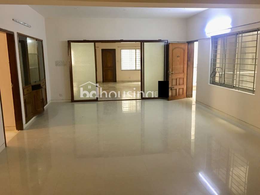 2800 sqft 4 bedroom luxury flat in Banani, Apartment/Flats at Banani