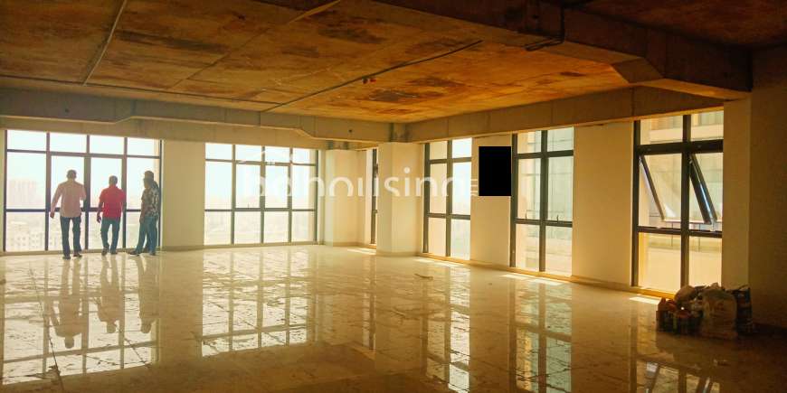 Gulshan Avenue 7000 sft Office Space for Sale, Office Space at Gulshan 02