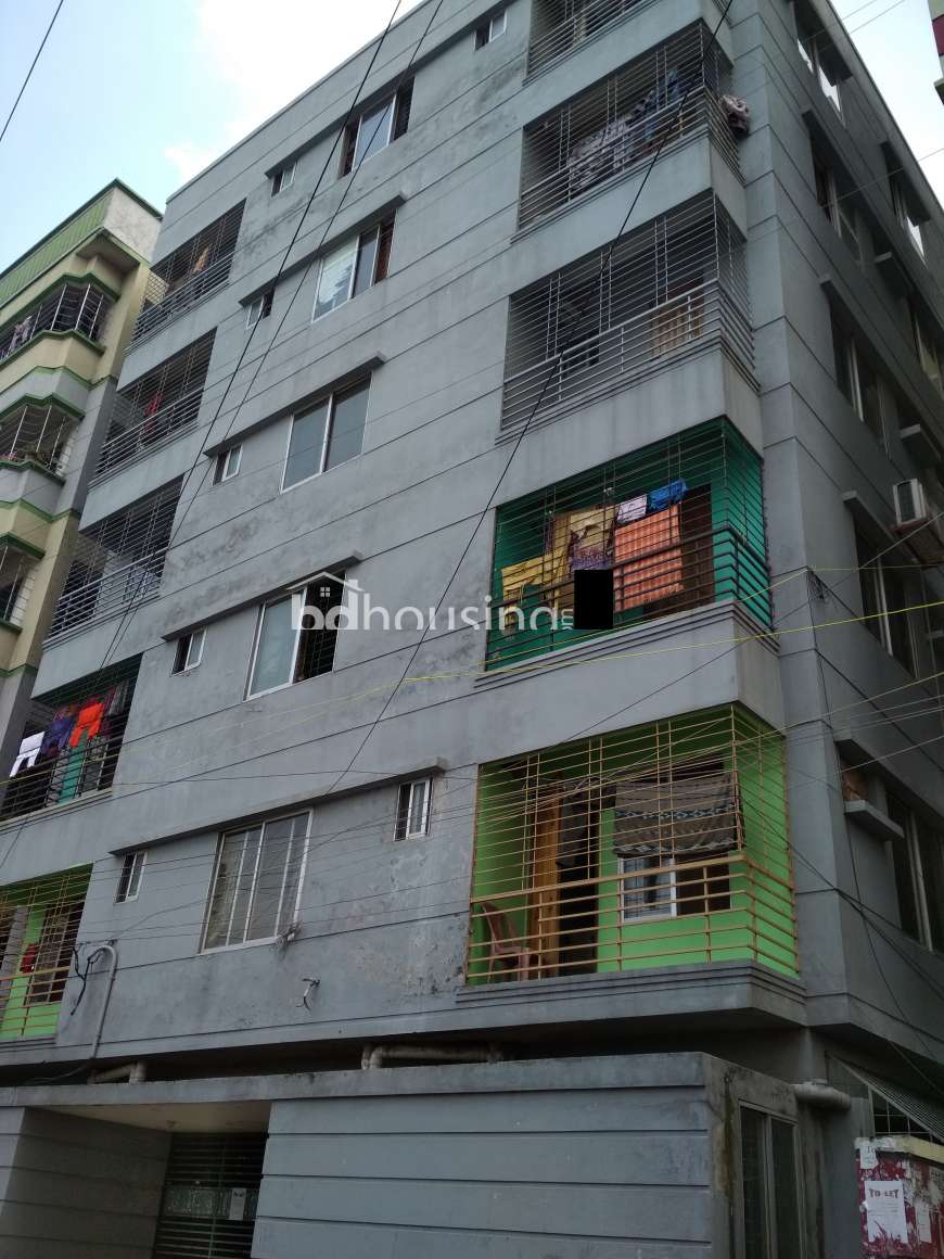 SINGLE UNIT 4 BEDROOM FLAT., Apartment/Flats at Uttara