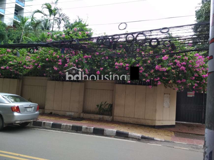 SOUTH FACING LAND AT PRIME LOCATION, Residential Plot at Gulshan 02