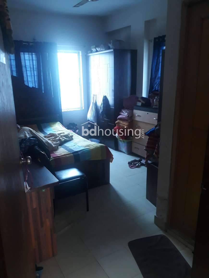 Flat Near Hatirjheel Central Point, Apartment/Flats at Eskaton