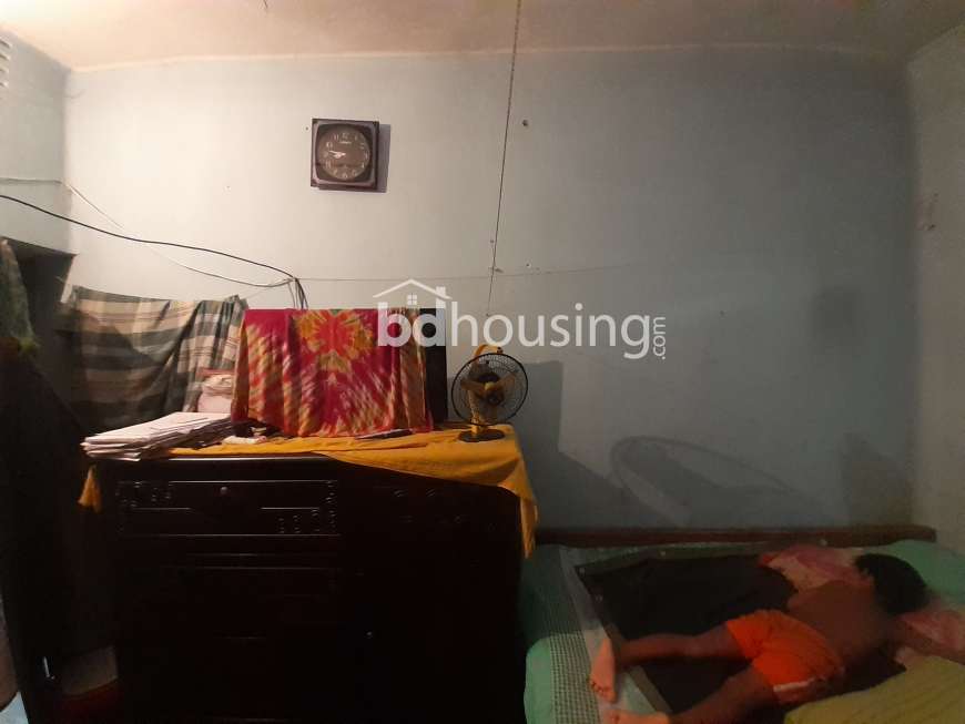 govt quater, Sublet/Room at Khilgaon