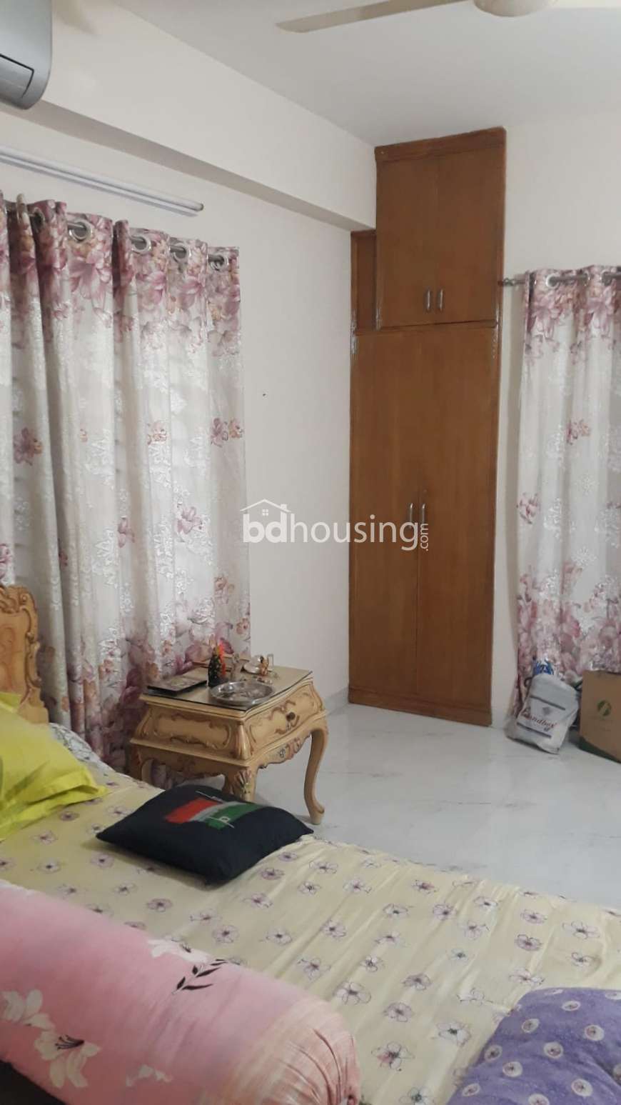 1350 sft. South Facing Apartment for Sale, Apartment/Flats at Bashundhara R/A