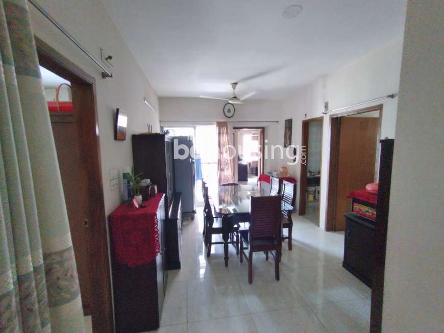 1550 sft. Used Apartment for Sale at Block F, Bashundhara R/A, Apartment/Flats at Bashundhara R/A