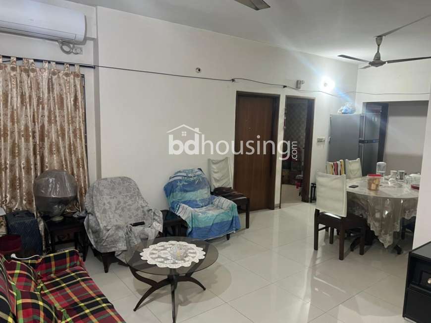 To-Let at Malibagh Baganbari R/A 1100 square foot, First Floorr 3 bed 2 bath, 1 bed attached bath. 3 Belkoni, Dining, Living, Kitchen Lift, Generator, Titas gas, Parking etc available 24 hours security serviceService Charge (Water bil included, Apartment/Flats at Malibag