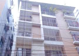 2000 sqft, 4 Beds Used Apartment/Flats for Sale at Bashundhara R/A Apartment/Flats at 
